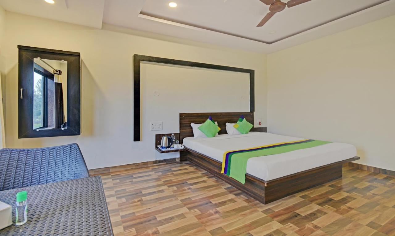 Treebo Paradise Inn With Mountain View 马哈巴莱斯赫瓦尔 外观 照片